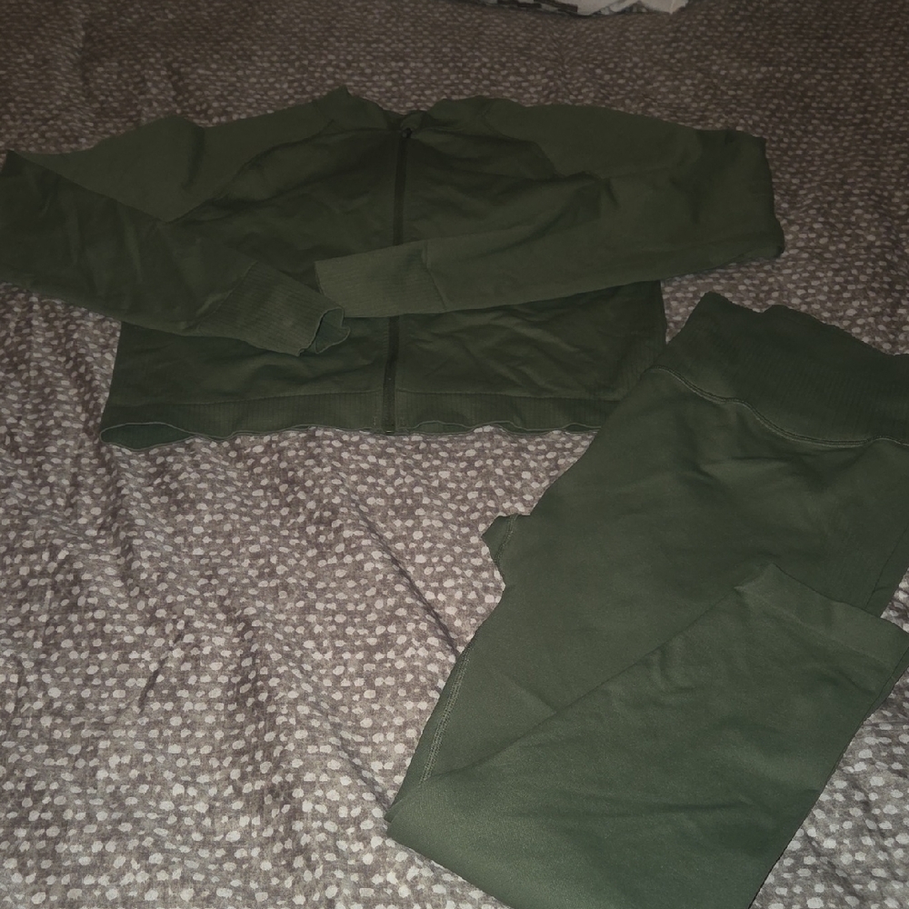 JoyLab Athlesure/Exercise Set. Cropped Zip Up Jacket/Full Length Leggings